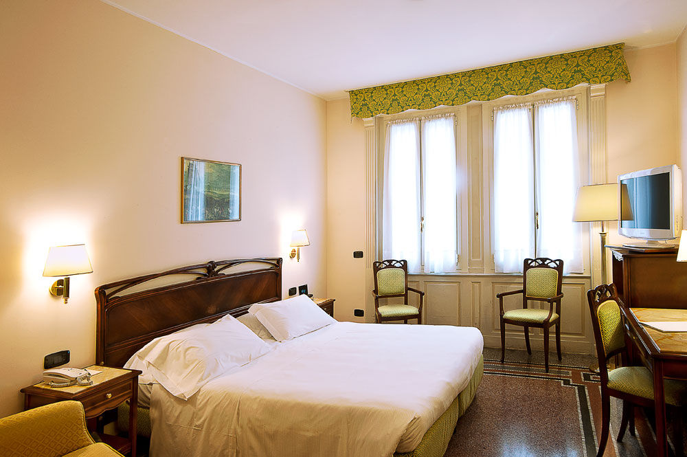 Hotel Continental Genova Стая снимка